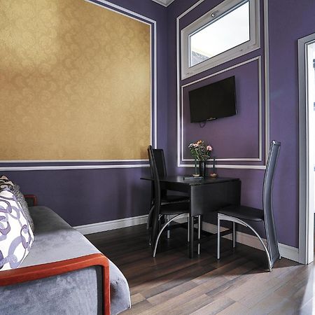 Two-Bedroom Haven In The Old Town Praga Esterno foto