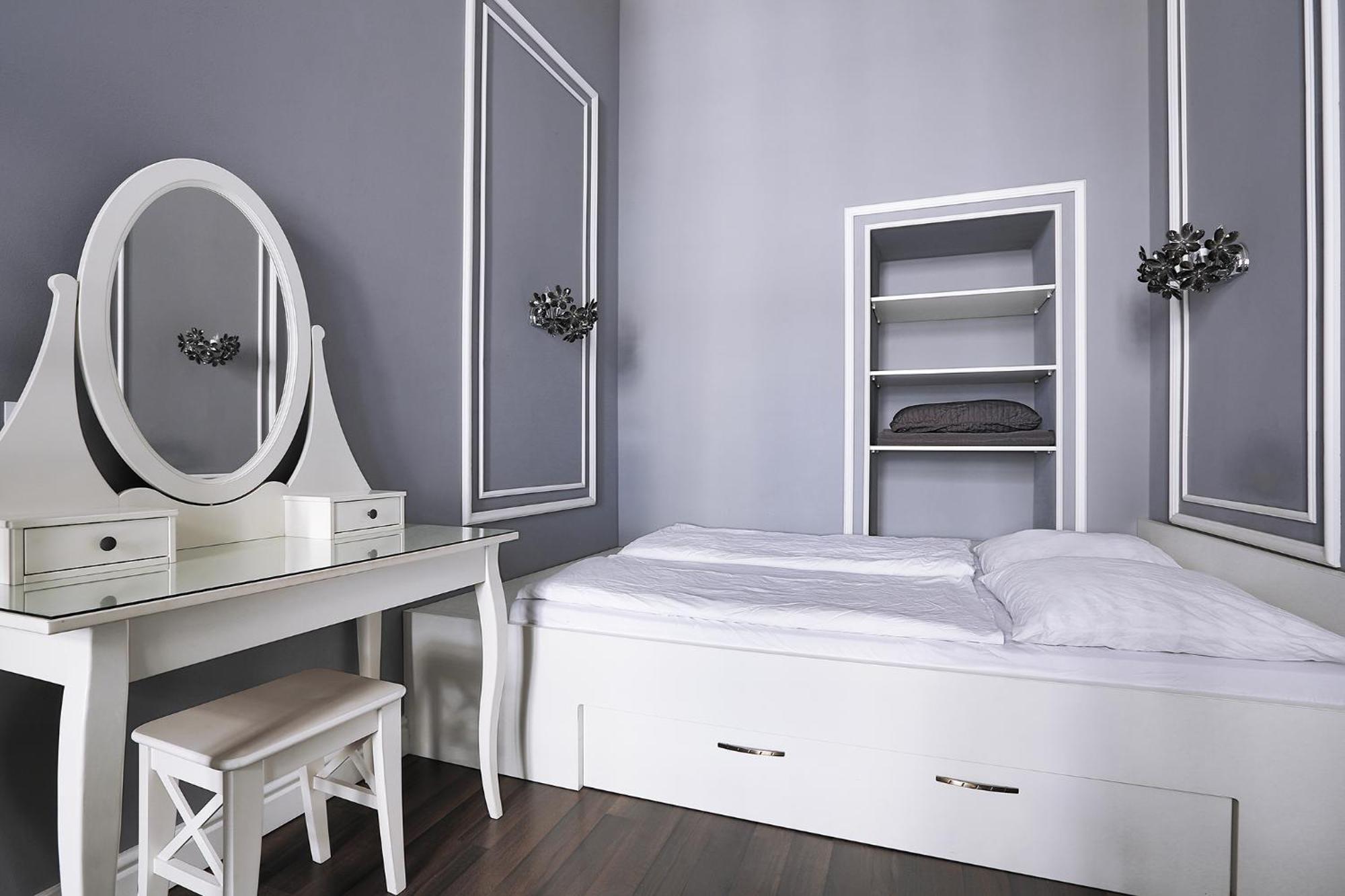 Two-Bedroom Haven In The Old Town Praga Esterno foto
